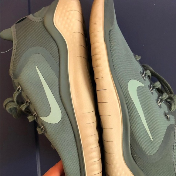 Nike running shoes - Picture 5 of 10